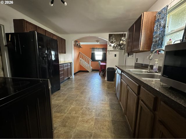 254 S VERNONIA Rd, St Helens, OR 97051