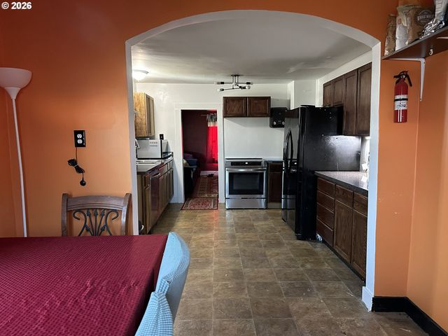 254 S VERNONIA Rd, St Helens, OR 97051