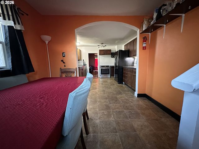 254 S VERNONIA Rd, St Helens, OR 97051