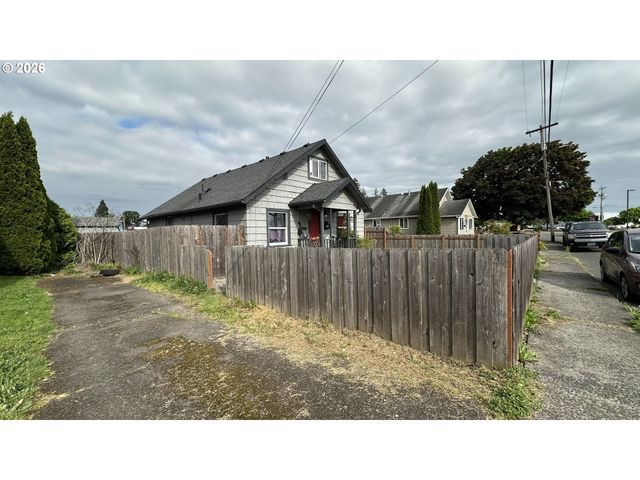 254 S VERNONIA Rd, St Helens, OR 97051
