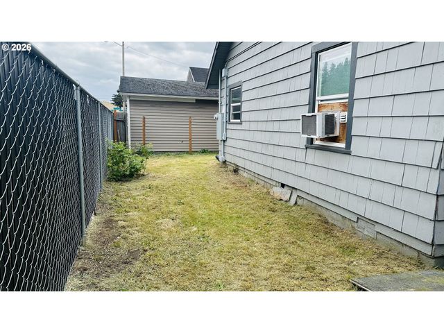 254 S VERNONIA Rd, St Helens, OR 97051