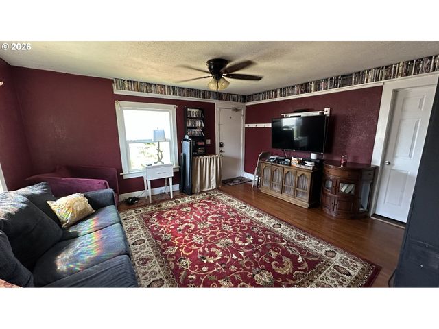 254 S VERNONIA Rd, St Helens, OR 97051