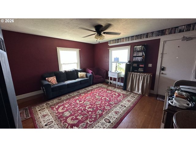 254 S VERNONIA Rd, St Helens, OR 97051