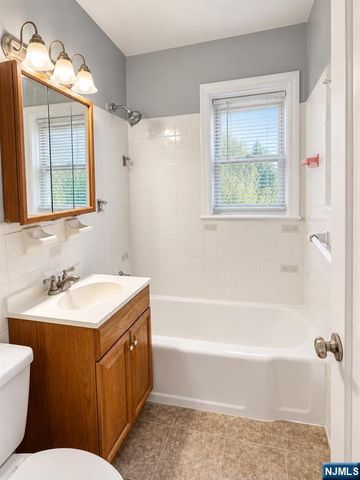 306 Grafton Avenue 1M, Newark, NJ 07104