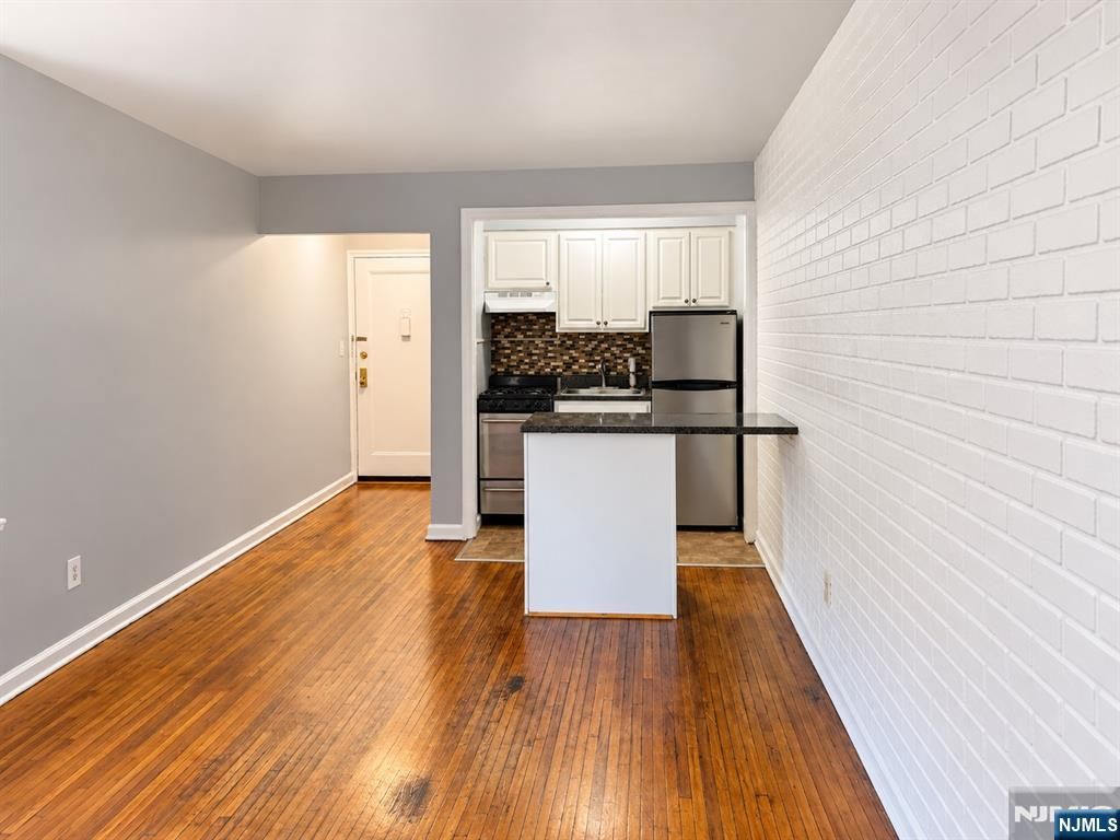 306 Grafton Avenue 1M, Newark, NJ 07104