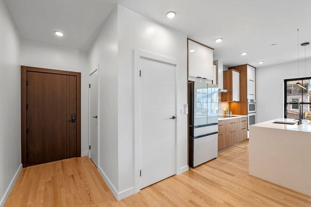 11 Boynton Street 104, Swampscott, MA 01907