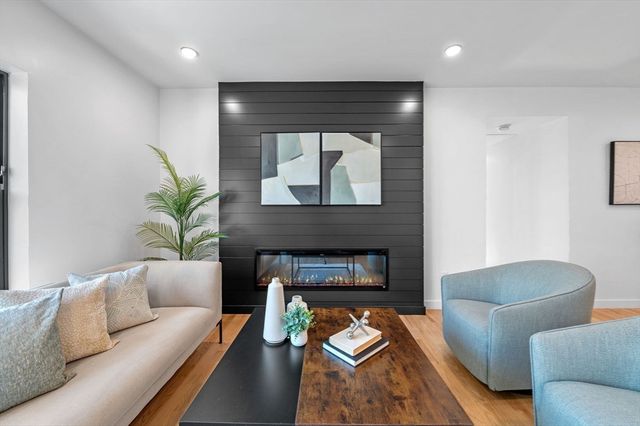 11 Boynton Street 104, Swampscott, MA 01907