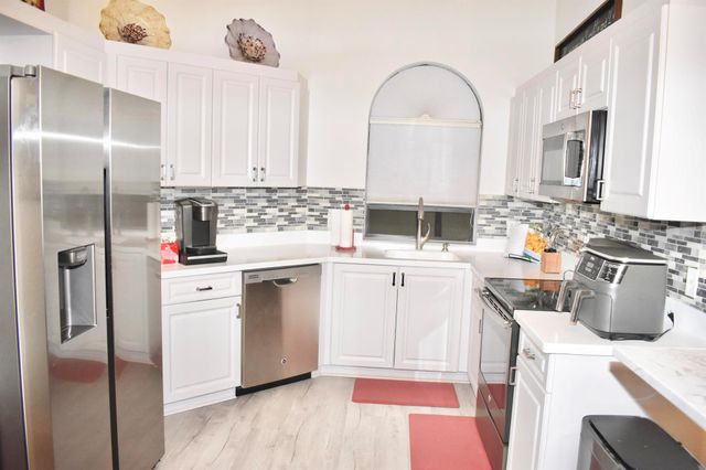 5243 Europa O Drive O, Boynton Beach, FL 33437