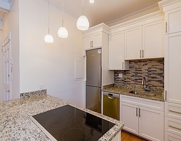 9 Temple St 1, Boston, MA 02114