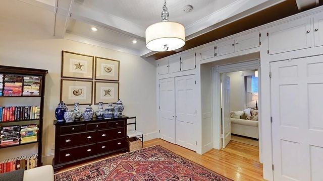 9 Temple St 1, Boston, MA 02114