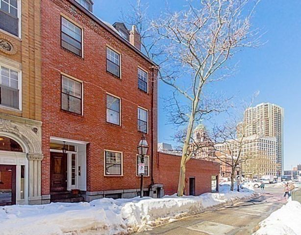 9 Temple St 1, Boston, MA 02114