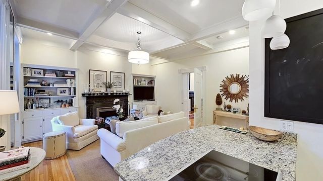 9 Temple St 1, Boston, MA 02114