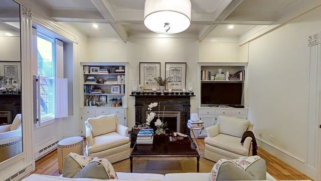 9 Temple St 1, Boston, MA 02114