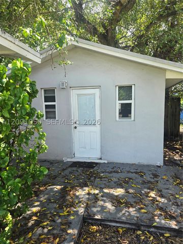 650 NW 49th St, Miami, FL 33127