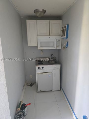 650 NW 49th St, Miami, FL 33127