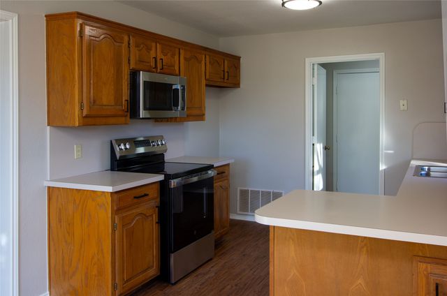 503 N 2nd Street, Krum, TX 76249