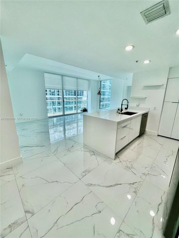 300 S Biscayne Blvd 3502, Miami, FL 33131