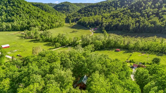 7468 Hardwicks Creek Road, Clay City, KY 40312