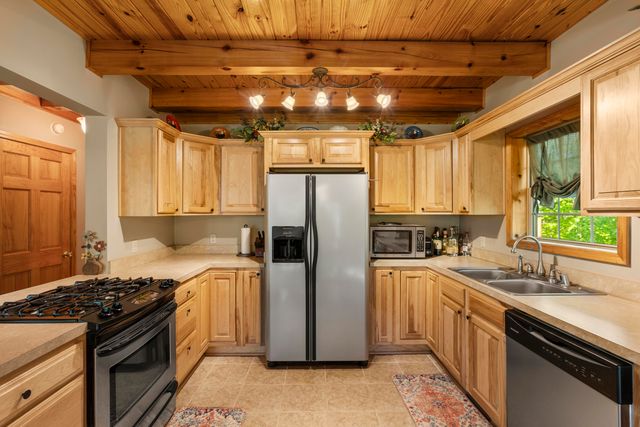7468 Hardwicks Creek Road, Clay City, KY 40312