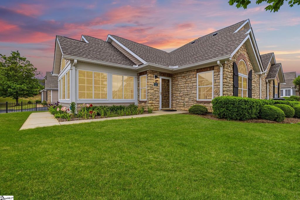 12 Fudora Circle, Simpsonville, SC 29681