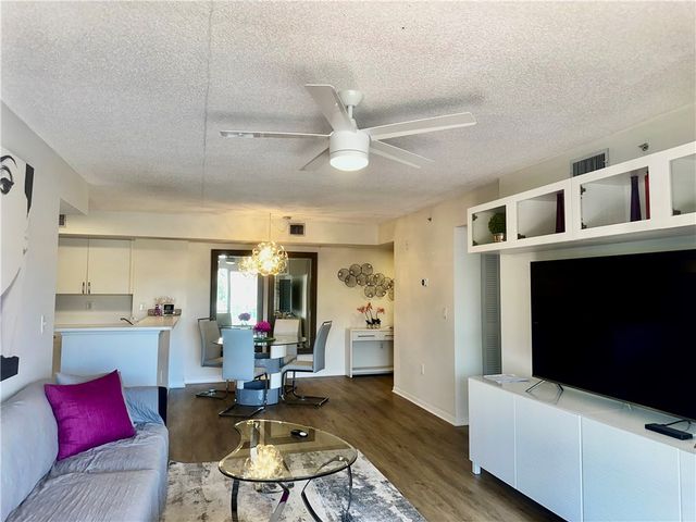 1650 N 42nd Circle 210, Vero Beach, FL 32967