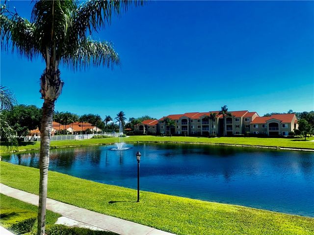 1650 N 42nd Circle 210, Vero Beach, FL 32967