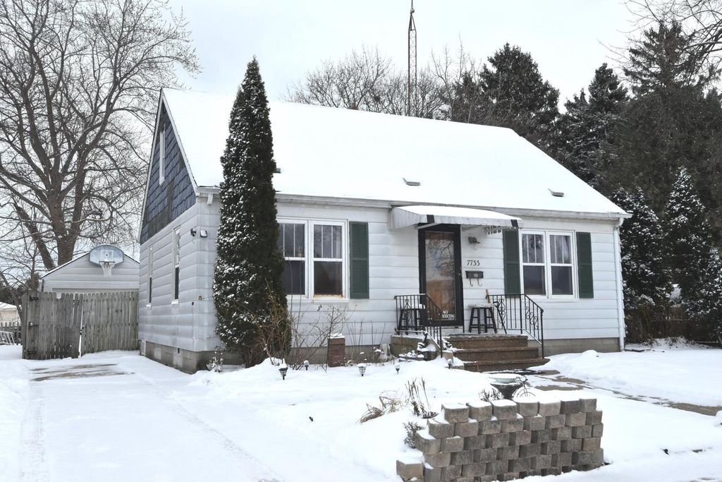 7733 34th AVENUE, Kenosha, WI 53142