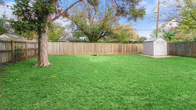 3513 Tanglebriar Drive, Pasadena, TX 77503