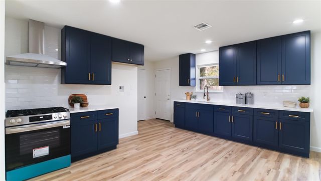 3513 Tanglebriar Drive, Pasadena, TX 77503