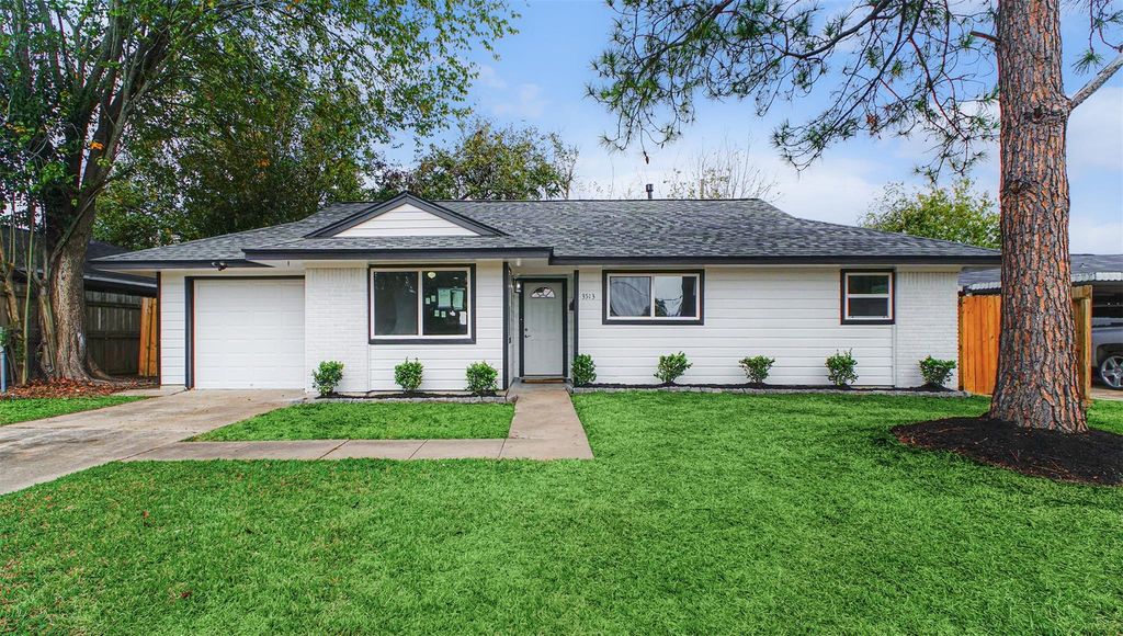 3513 Tanglebriar Drive, Pasadena, TX 77503