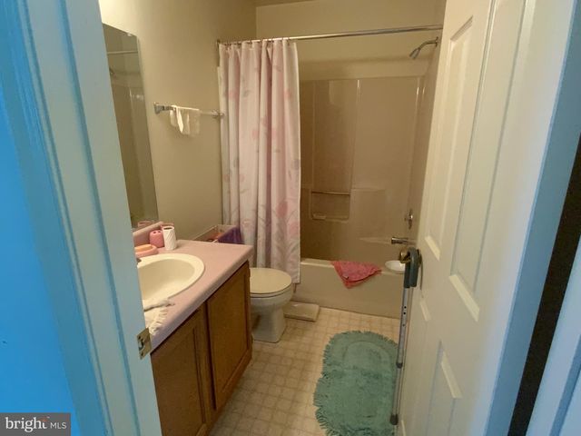 6284 SPRING KNOLL DR, Harrisburg, PA 17111