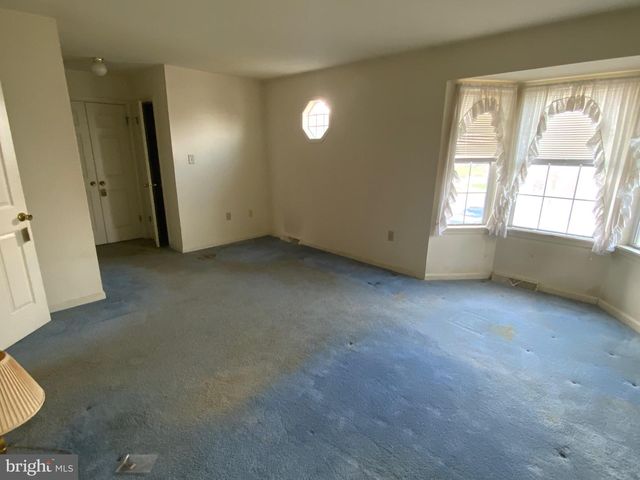 6284 SPRING KNOLL DR, Harrisburg, PA 17111