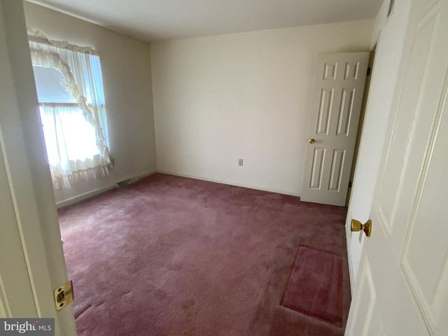 6284 SPRING KNOLL DR, Harrisburg, PA 17111