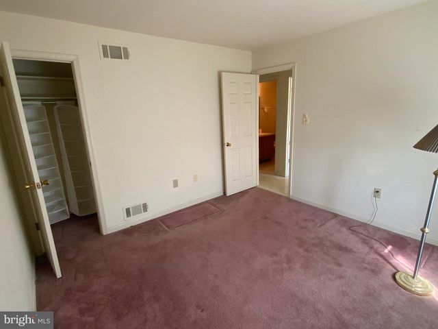 6284 SPRING KNOLL DR, Harrisburg, PA 17111