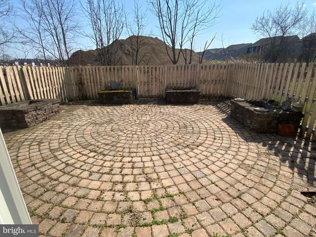 6284 SPRING KNOLL DR, Harrisburg, PA 17111