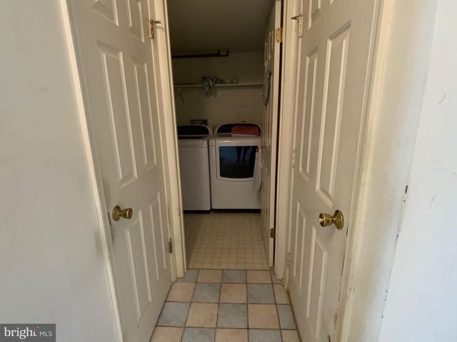 6284 SPRING KNOLL DR, Harrisburg, PA 17111