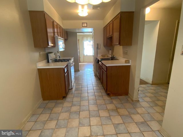 6284 SPRING KNOLL DR, Harrisburg, PA 17111