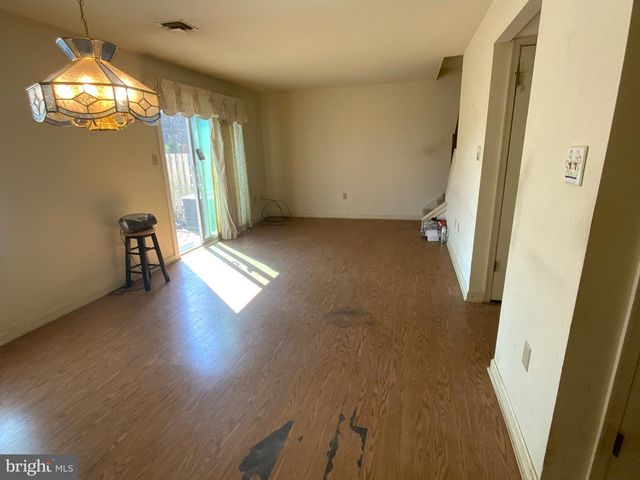 6284 SPRING KNOLL DR, Harrisburg, PA 17111