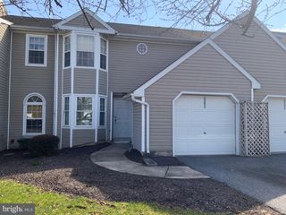 6284 SPRING KNOLL DR, Harrisburg, PA 17111