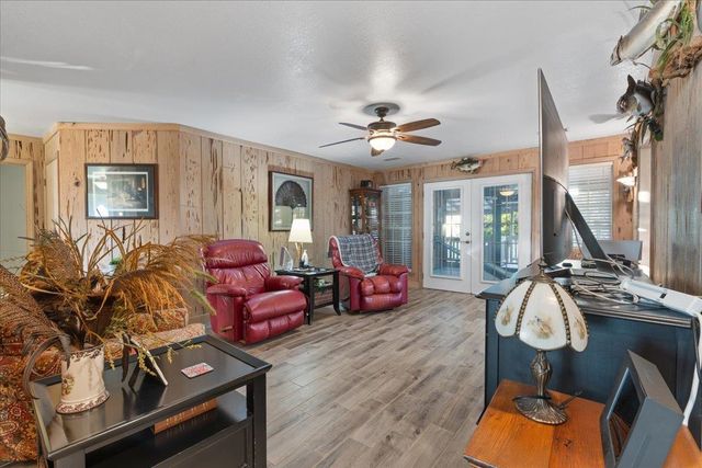 218 SE THIRTEENTH Street, Steinhatchee, FL 32359