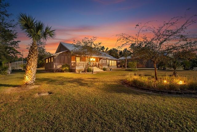 218 SE THIRTEENTH Street, Steinhatchee, FL 32359