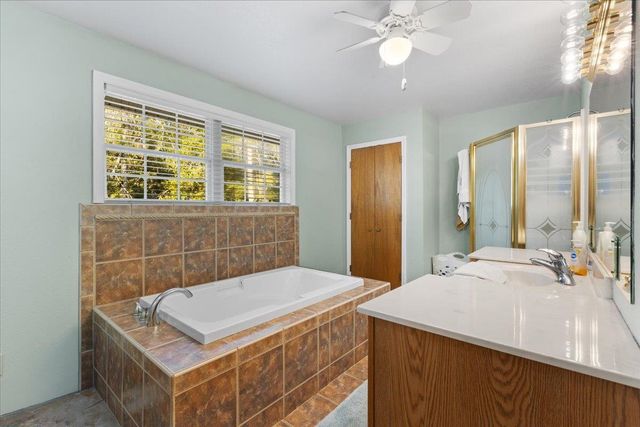 218 SE THIRTEENTH Street, Steinhatchee, FL 32359