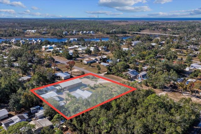 218 SE THIRTEENTH Street, Steinhatchee, FL 32359