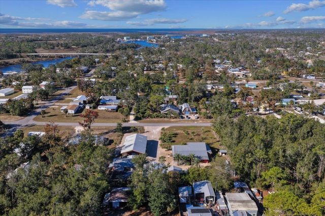218 SE THIRTEENTH Street, Steinhatchee, FL 32359