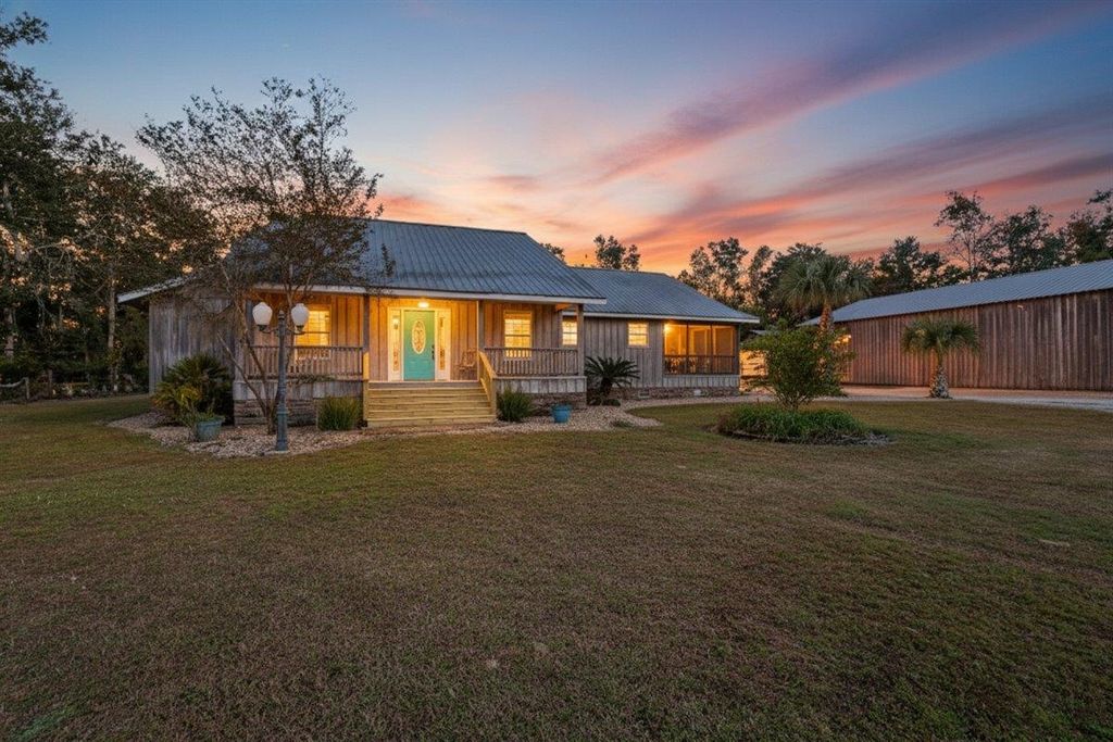 218 SE THIRTEENTH Street, Steinhatchee, FL 32359