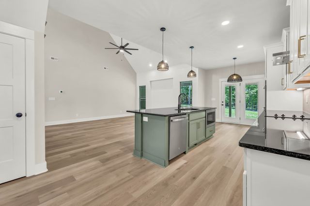 412 N Starwood Ct, Clarksville, TN 37042