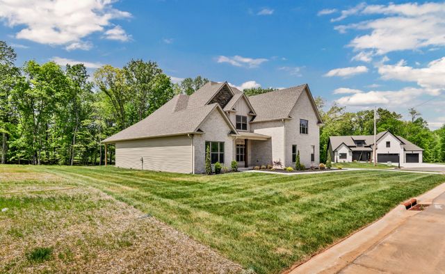 412 N Starwood Ct, Clarksville, TN 37042