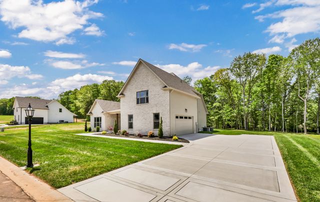 412 N Starwood Ct, Clarksville, TN 37042