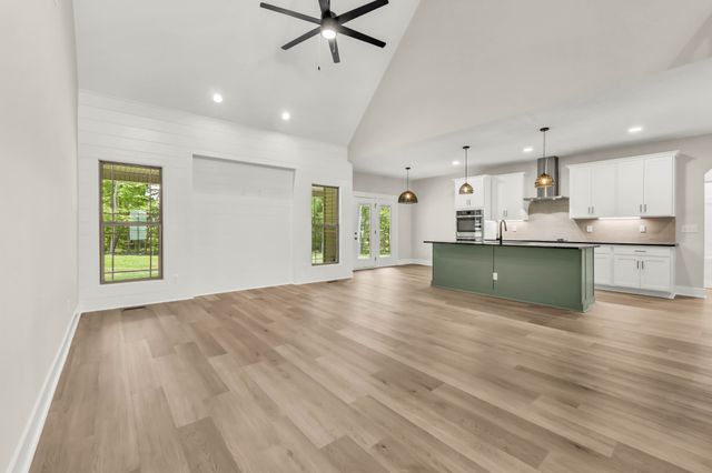 412 N Starwood Ct, Clarksville, TN 37042