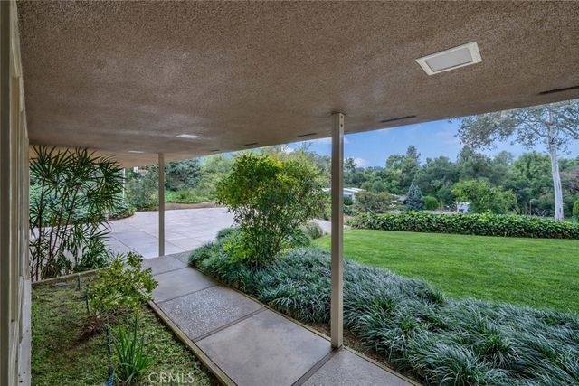 574 S Chaparro, Covina, CA 91724
